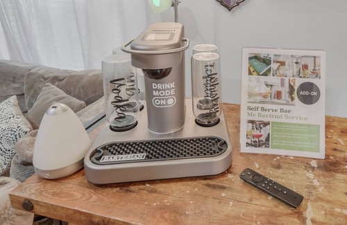 McDonough House | Casino Night at the Resort Style Getaway!(Sleeps 14)