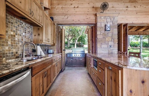 Burnet House | Casita Grove-2 Lakeside Homes w/Casita & Boat Lift