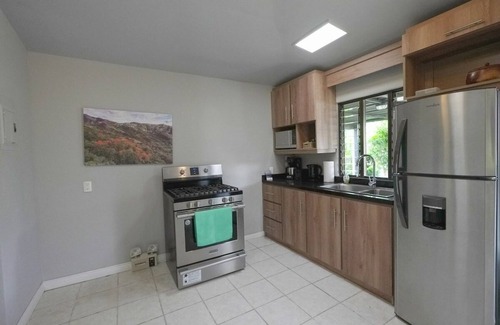 San Isidro House | Casita Jacaranda - Garden view private casita - 15 min from SJO airport