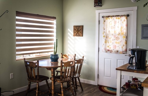 Bluff House | Casita on the Hill in Bluff- Sunrise Views!