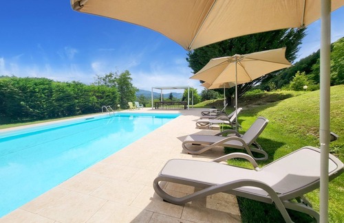 Camporgiano Villa | Casolare al Poggio - Country house, large private pool. WIFI. Walk to river.