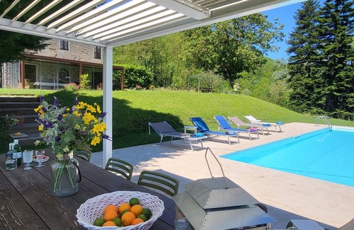 Camporgiano Villa | Casolare al Poggio - Country house, large private pool. WIFI. Walk to river.