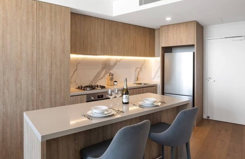 Broadbeach Apartment | CASSA CASINO - Spectacular River & Hinterland Views 1 Bed Apt in Broadbeach