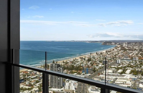 Broadbeach Apartment | CASSA CASINO - Spectacular River & Hinterland Views 1 Bed Apt in Broadbeach