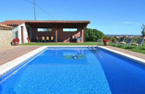 Casserres Villa | Casserres Villa Sleeps 15 with Pool