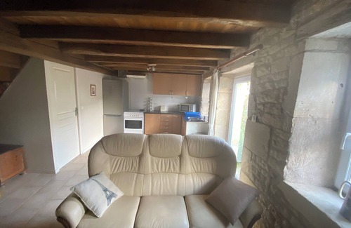 Duil-sur-le-Mignon House | Cassiopeia - Les Constellations