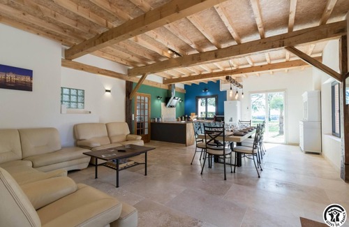 Lahage House | Castel Ginest - LAHAGE