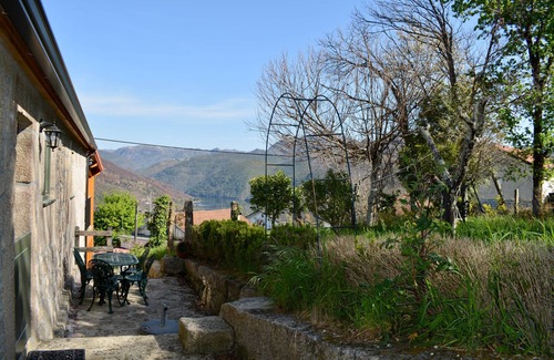 Lindoso House | Castelo Gerês | Exquisite Eco-Cottage - jacuzzi