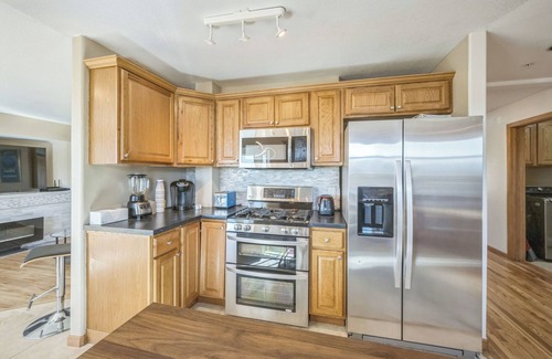 Castle Rock House | Castle 10BR 12BD 8BA Accessible CamperParking Shop Golf