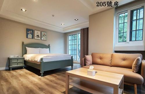 Ren'ai House | Castle On A Cloud