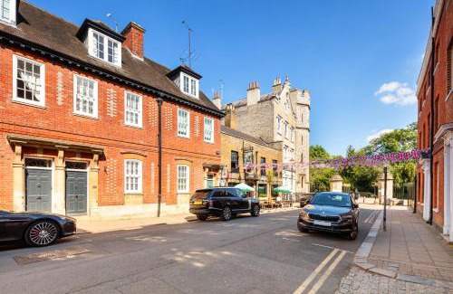 Windsor City Centre House | Castle View