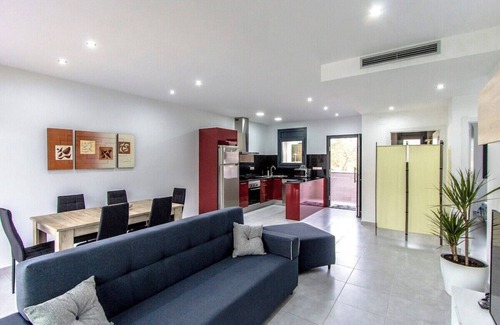 Sils Villa | Catalunya Casas: Modern Vacation Paradise 'Villa Ainmi' on the Costa Brava!