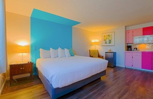 Seaside Hotel | Catch Waves Steps Away! Pet-friendly Property, Kitchenette, Free Parking!
