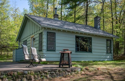 Eagle River Cabin | Catfish Lakeside Cottage