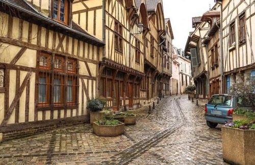 Old Town Apartment | Cathedrale des cieux