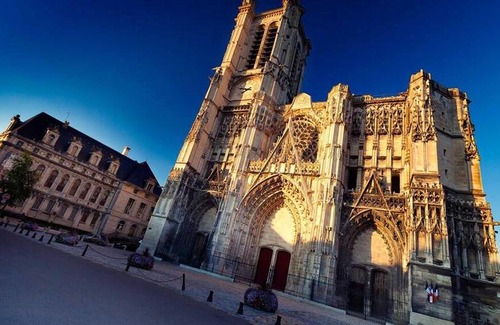 Old Town Apartment | Cathedrale des cieux