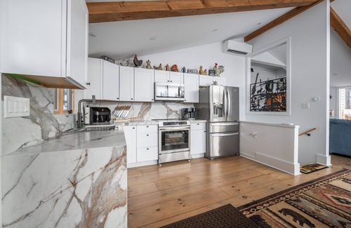 Jewett Cabin | Catskills Mountain Retreat: Luxury Meets Serenity