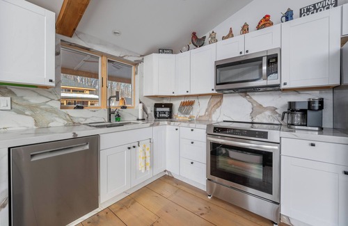 Jewett Cabin | Catskills Mountain Retreat: Luxury Meets Serenity