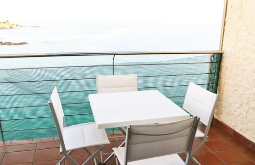 Llanca Apartment | CAU DEL LLOP 4 Great apartment in the sea front