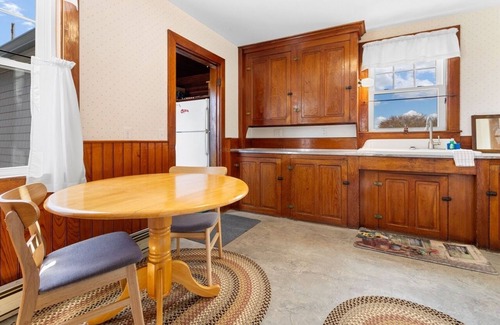 Tenants Harbor Cottage | Causeway Cottage, waterfront authentic Maine