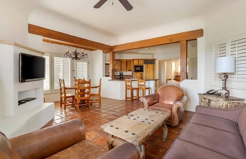 Cave Creek Hotel | Cave Creek Nature Stay! Swimming Pool, Free Parking, Full Kitchen!