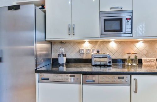 Sea Breeze Hills Villa | Cayman Villa - Contemporary 4 bedroom Villa with Stunning Ocean Views 4 Villa by RedAwning