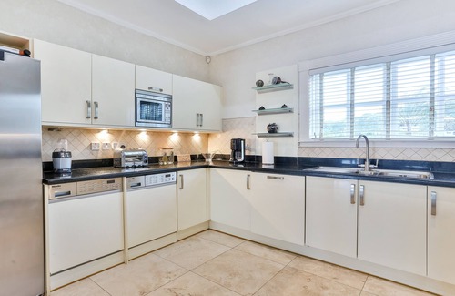 Sea Breeze Hills Villa | Cayman Villa - Contemporary 4 bedroom Villa with Stunning Ocean Views 4 Villa by RedAwning