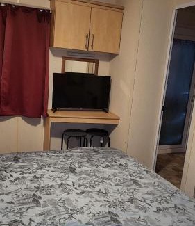 Cayton Bay Ski Chalet | Cayton Bay - Caravan