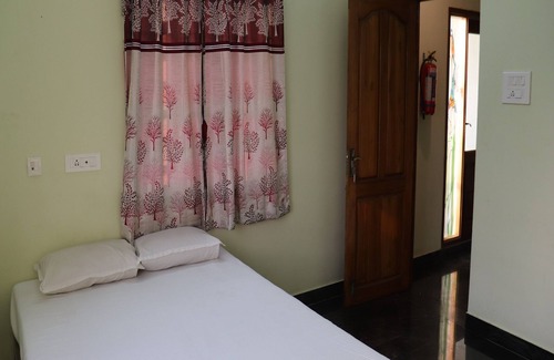 Tindivanam Hotel | CBR Guest House