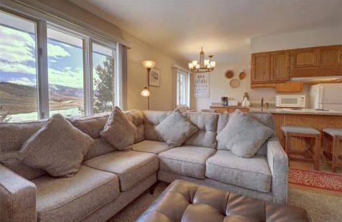 Dillon Apartment | CC19 Chateau Claire condo