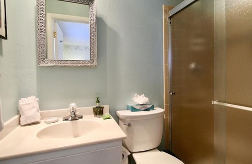 Dillon Apartment | Cc42 Chateau Claire - Str-900277 2 Bedroom Condo