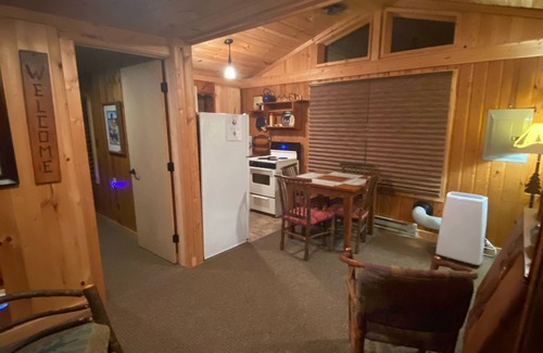 Cook Cabin | Cedar Cabin at Vintage Vermilion Resort