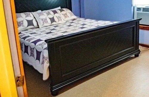 Lindale Cabin | Cedar Loft - This Rustic Retreat Is Just A Short Drive From Fishing And Shopping by RedAwning