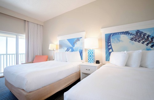 Sandusky Hotel | Cedar Point's Hotel Breakers