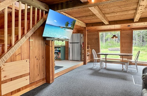 Shirley Cabin | Cedar Retreat Cabin (Direct ATV/Snowmobile access)