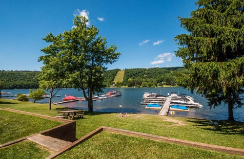 McHenry House | Cedar Shores Villa 08