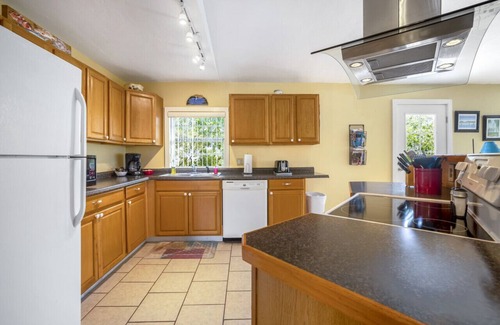 Cedar Key Cabin | Cedar Summit: 4 bedroom house with 2 decks with water view & a bayside dock.