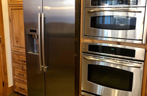 Peak 9 House | Cedars 21 Ski In Ski Out 3 bedroom, 2 1/2 bath, Hot Tub, Electric car charger