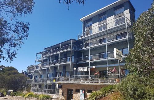 Falls Creek Apartment | Cedarwood Apartments