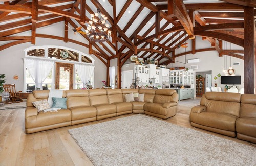 Auberry House | Celio Vista Ranch is a spectacular gated 125 acre Country Estate.