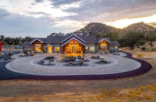 Auberry House | Celio Vista Ranch is a spectacular gated 125 acre Country Estate.
