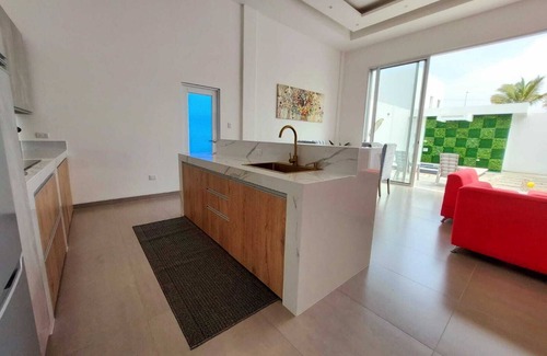 Punta Blanca House | Cen-Beach Vacation and Beach House Urb. Marenostro