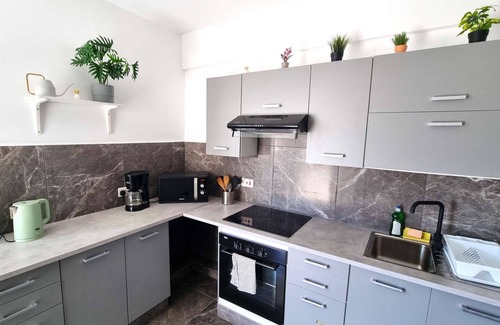 Larnaca City Centre Apartment | CENTER 2br | 250m walk from beach | parking :)
