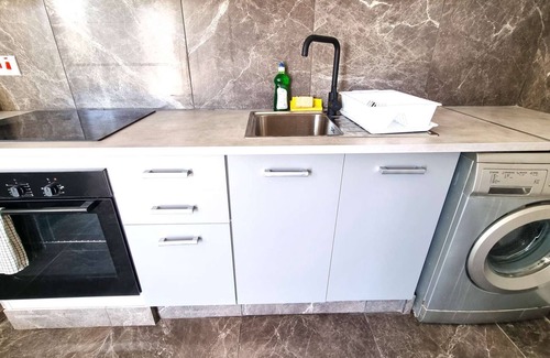 Larnaca City Centre Apartment | CENTER 2br | 250m walk from beach | parking :)