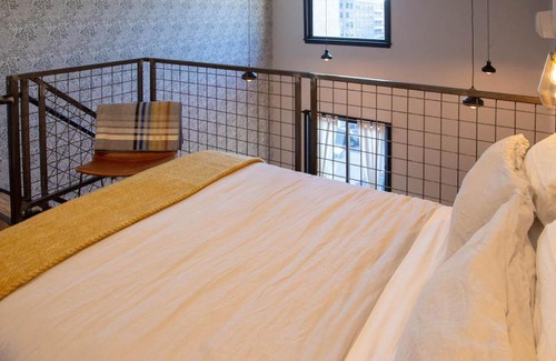 Center City Apartment | Center City Loft, CONTACTLESS CHECK IN, Mayor's Study