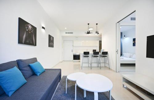 Tel Aviv Apartment | Central 1BR Apartment for 4 people in Tel Aviv by HolyGuest