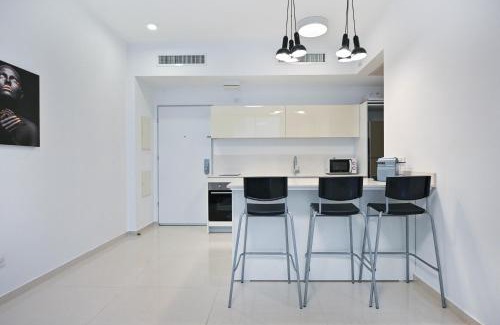 Tel Aviv Apartment | Central 1BR Apartment for 4 people in Tel Aviv by HolyGuest
