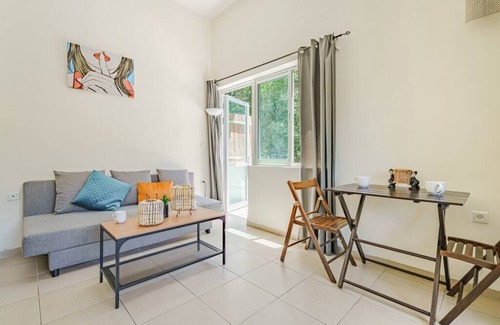 Tel Aviv Apartment | Central 1BR in Dizzengoff by Holiday-rentals