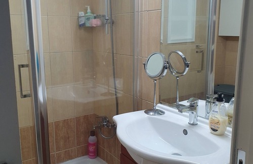 Larnaca Apartment | Central 2-bedroom apartment in Larnaca with WiFi and AC.By the sea