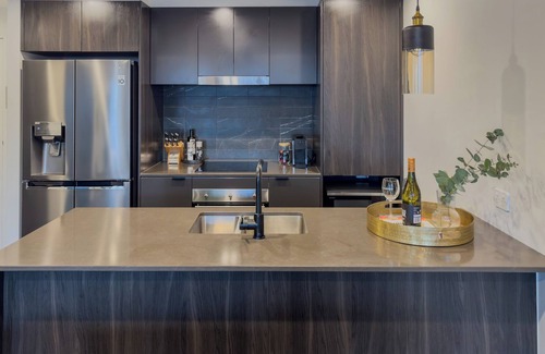 Phillip Apartment | Central 2BR 2BA Apartment | Gym, Pool + Parking